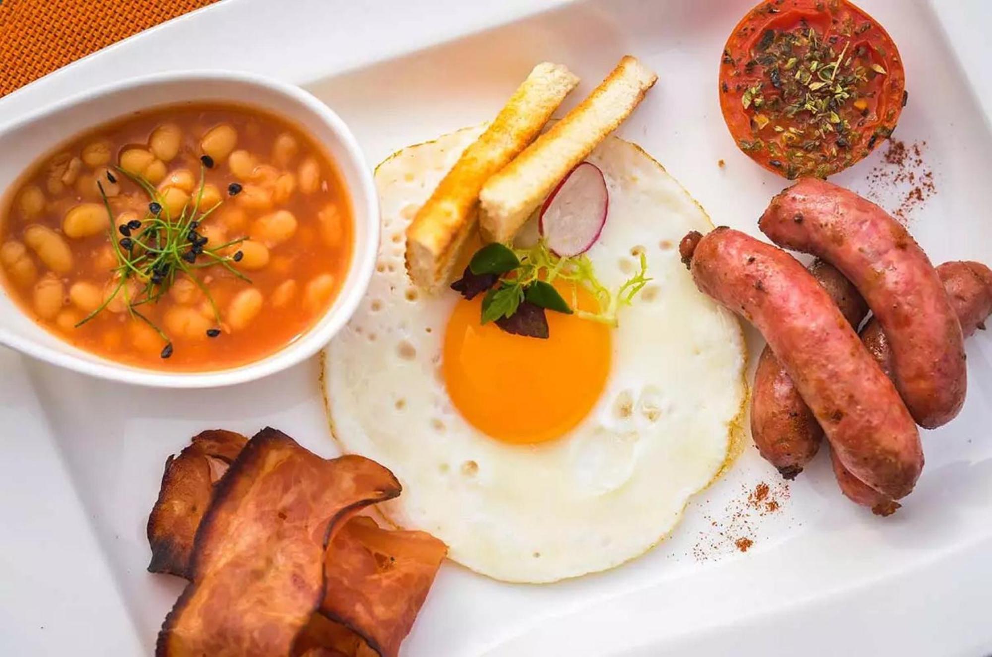 Grande Real Villa Italia Hotel & Spa Cascais Ngoại thất bức ảnh A typical English breakfast