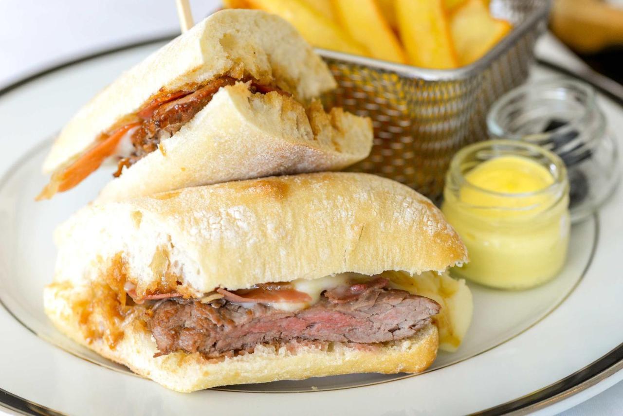 Grande Real Villa Italia Hotel & Spa Cascais Ngoại thất bức ảnh A steak sandwich